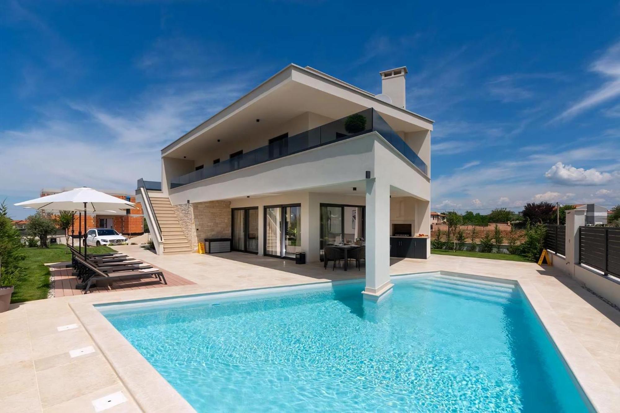 פורץ Luxurioese Villa Perla Mit Pool Und Jacuzzi מראה חיצוני תמונה