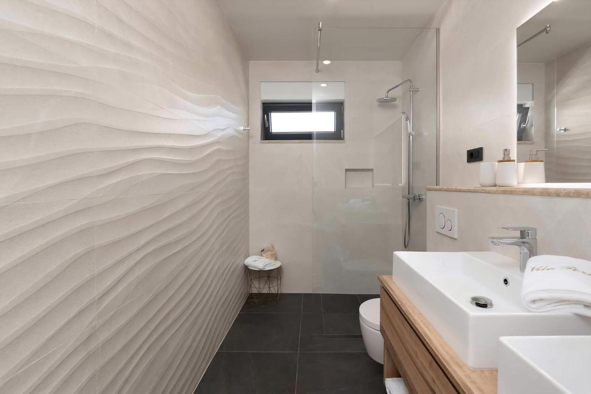 פורץ Luxurioese Villa Perla Mit Pool Und Jacuzzi מראה חיצוני תמונה