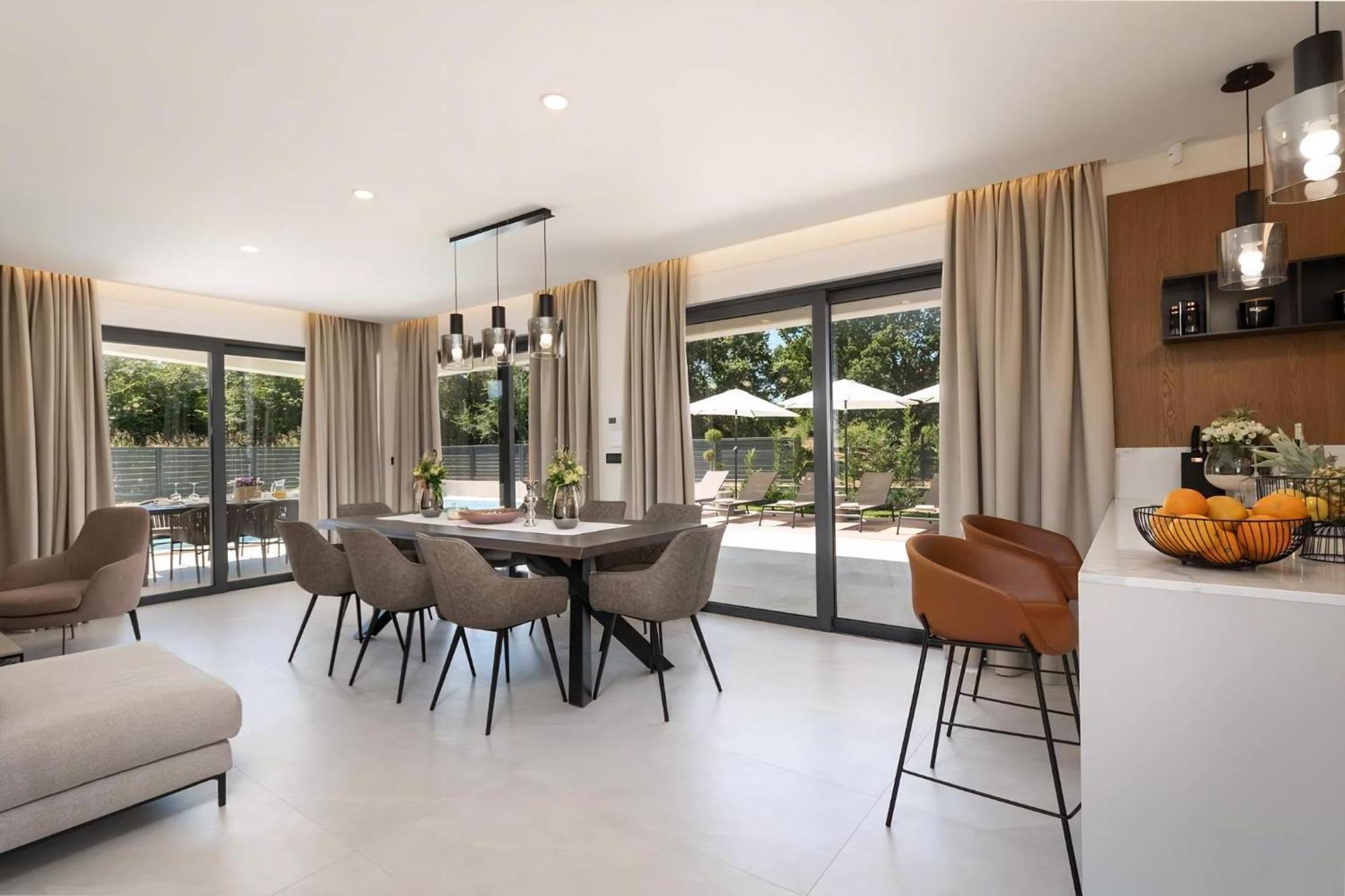 פורץ Luxurioese Villa Perla Mit Pool Und Jacuzzi מראה חיצוני תמונה